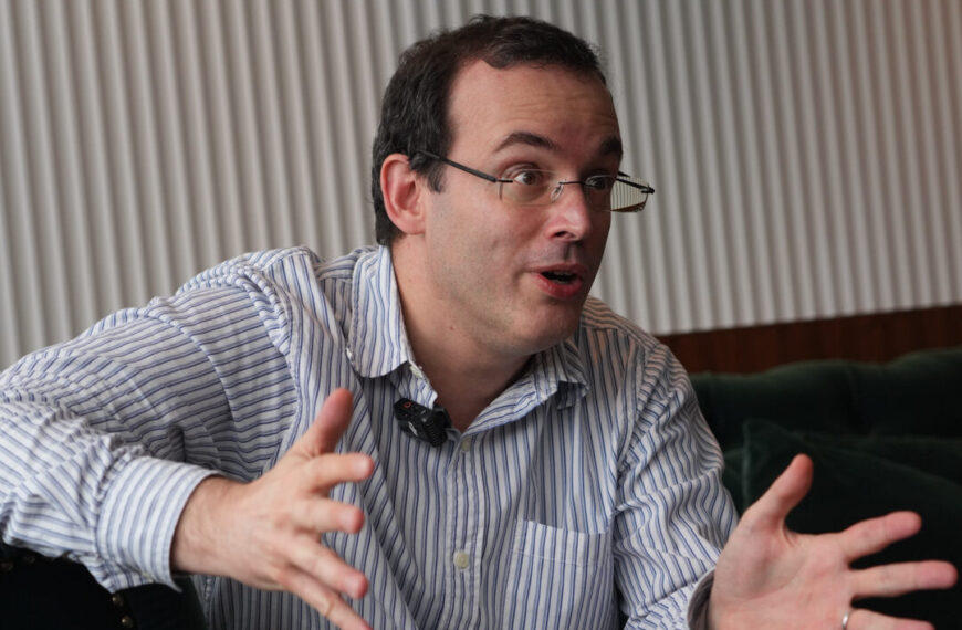 Prof. Giulio Chiribella: Rewriting the Rules of Reality